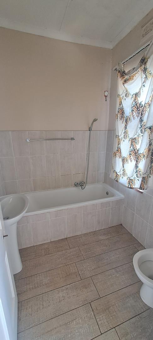 To Let 3 Bedroom Property for Rent in Richmond Hill Eastern Cape